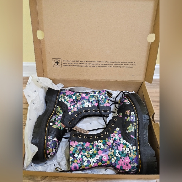 🌸Dr. Martens SINCLAIR HI VINTAGE FLORAL PLATFORM BOOTS, size US 9 - Picture 9 of 9